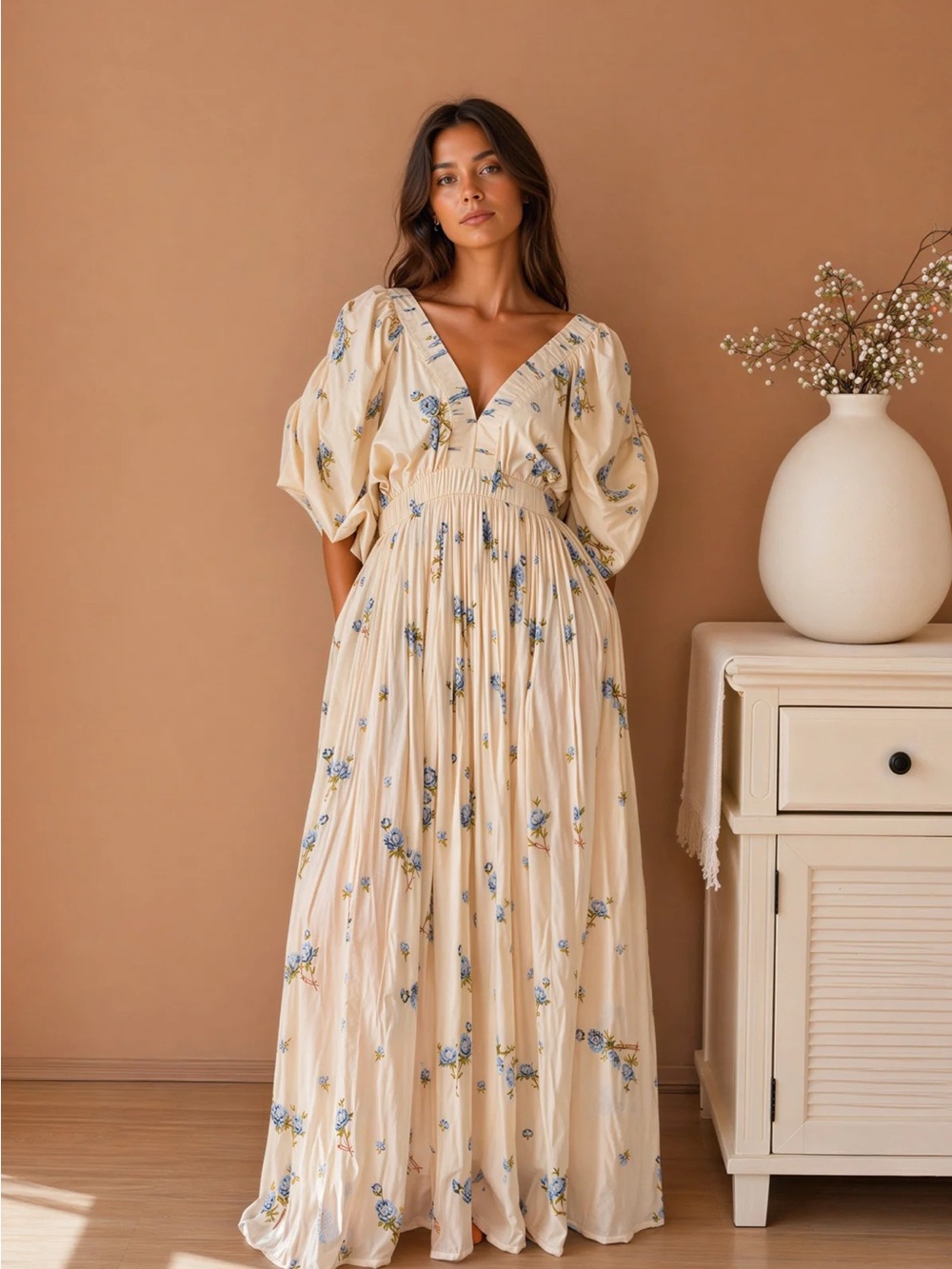 NEW Rooh Collective Aster Maxi Dress Jardin Size Small Medium Floral Cream NWT